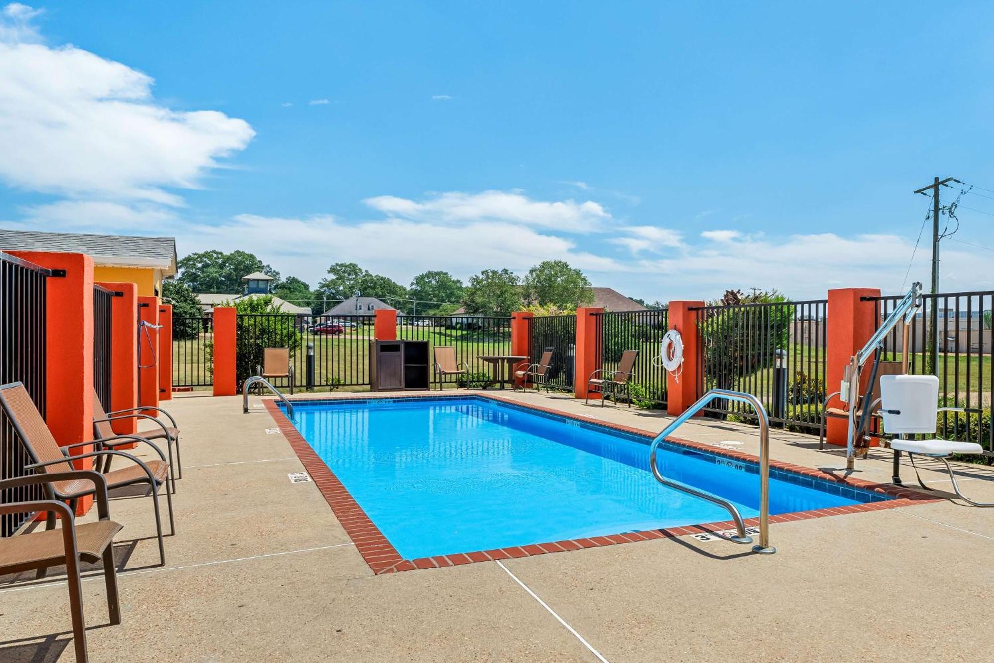 Best Western Plus - Magee Inn & Suites Exterior foto